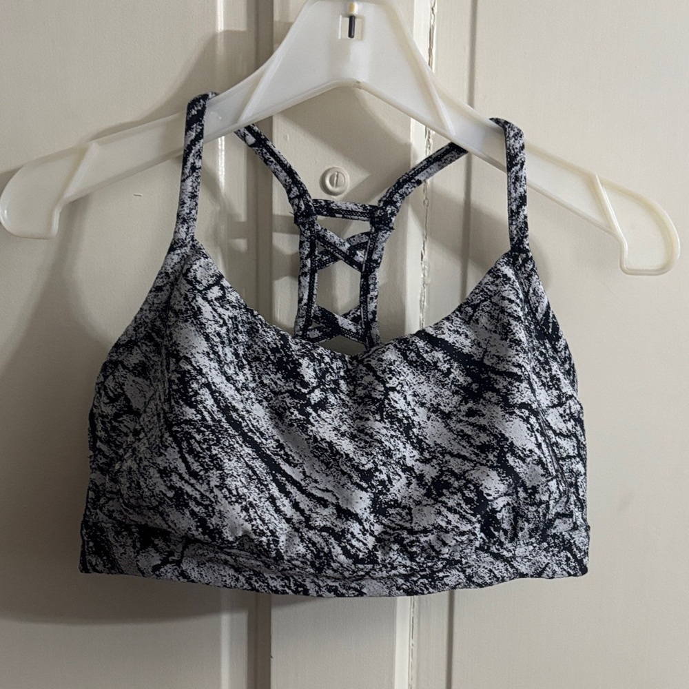 All in Motion Monochrome Activewear Top NWOT SIZE L
